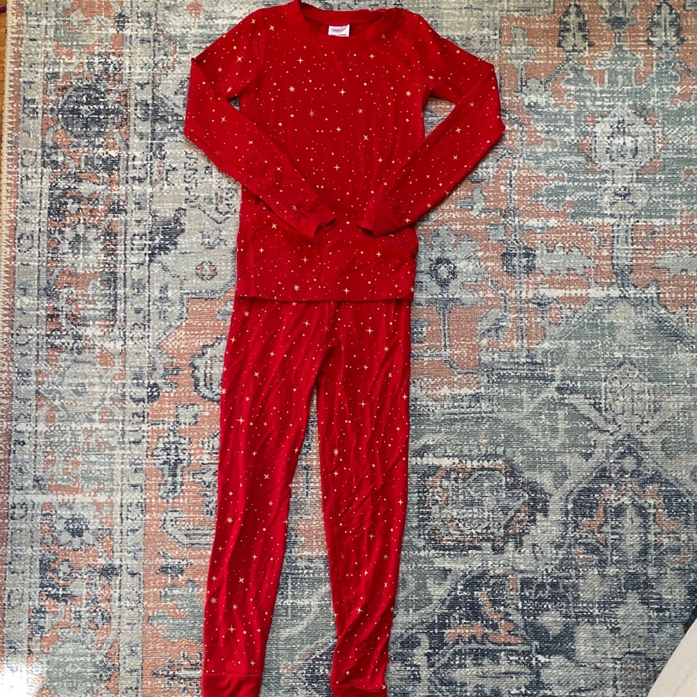 Hanna Andersson Red Star Print Kids Pajamas (size 6-7)